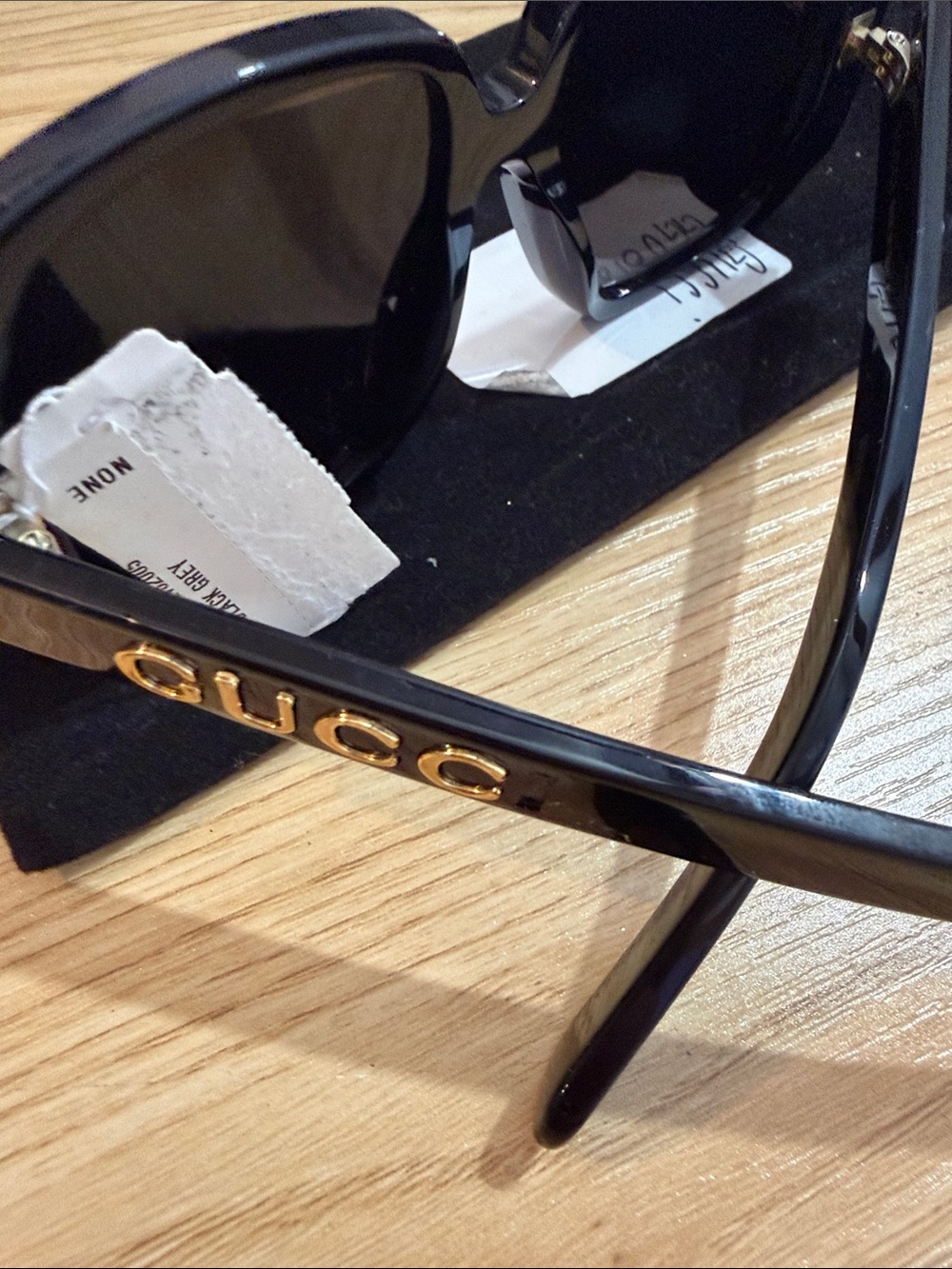 Gucci GG0318s - Pineapple Black Gold Sunglasses unisex $770 - Picture 16 of 16